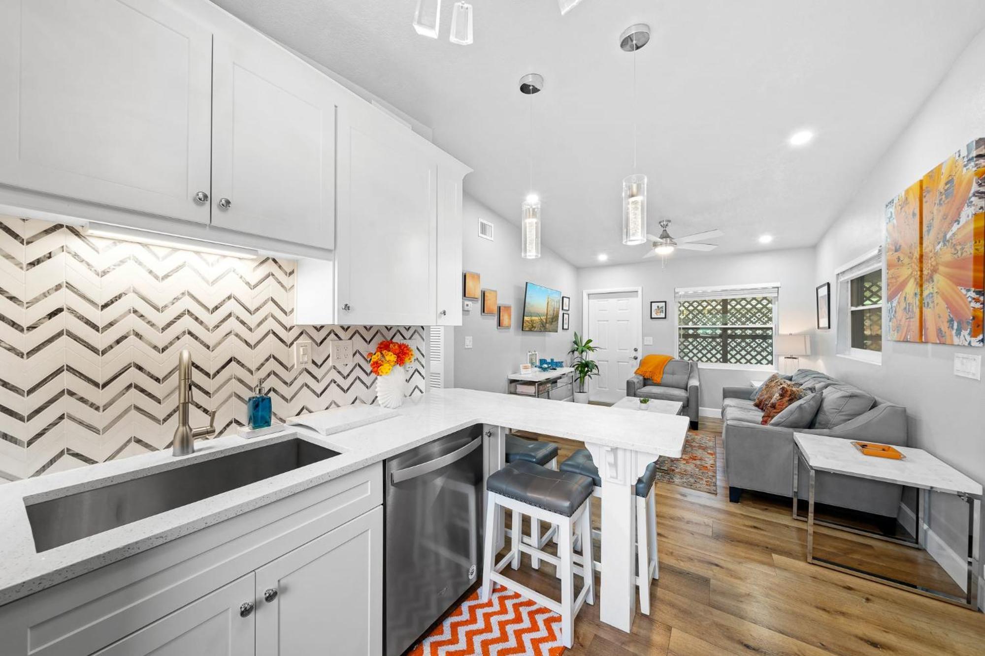 Midtown Cottage - In The Heart Of Cocoa Beach Εξωτερικό φωτογραφία